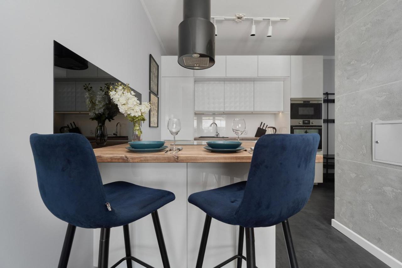 Stylish Kosciuszki Apartaments Near The Market Square With Free Garage Wroclaw By Noclegi Renters Exterior foto