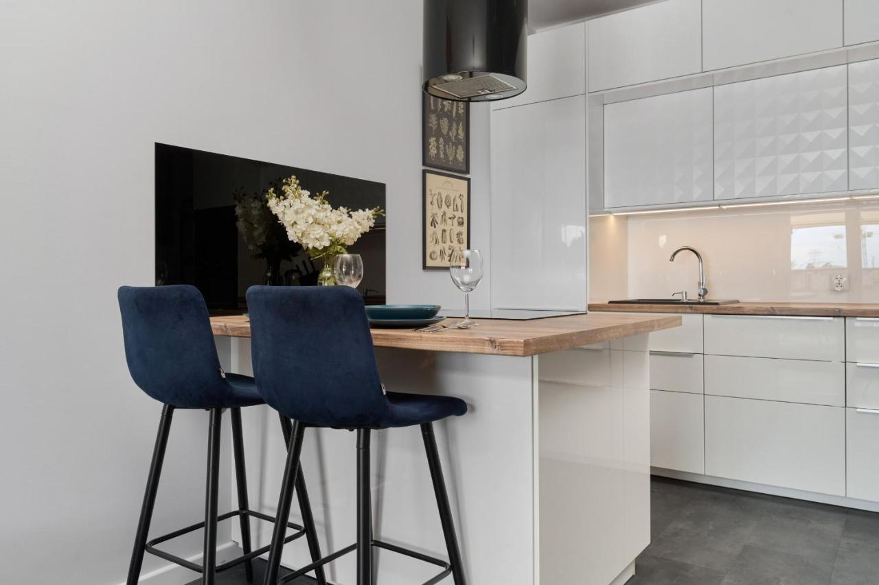 Stylish Kosciuszki Apartaments Near The Market Square With Free Garage Wroclaw By Noclegi Renters Exterior foto