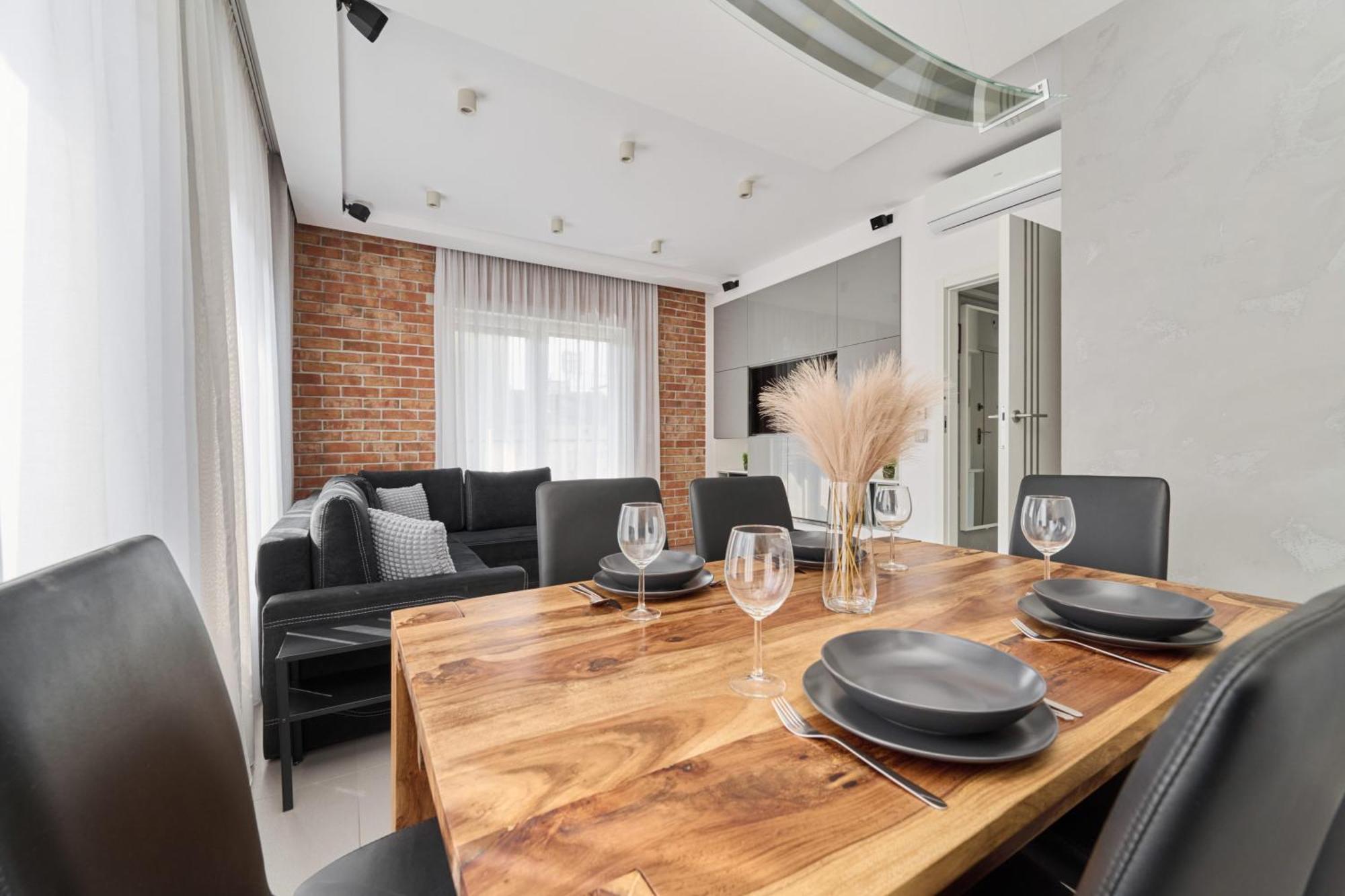 Stylish Kosciuszki Apartaments Near The Market Square With Free Garage Wroclaw By Noclegi Renters Exterior foto