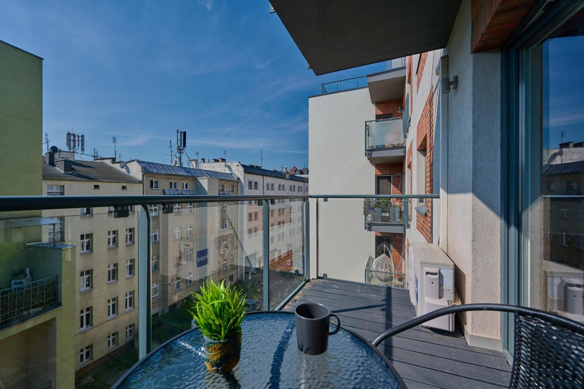 Stylish Kosciuszki Apartaments Near The Market Square With Free Garage Wroclaw By Noclegi Renters Exterior foto