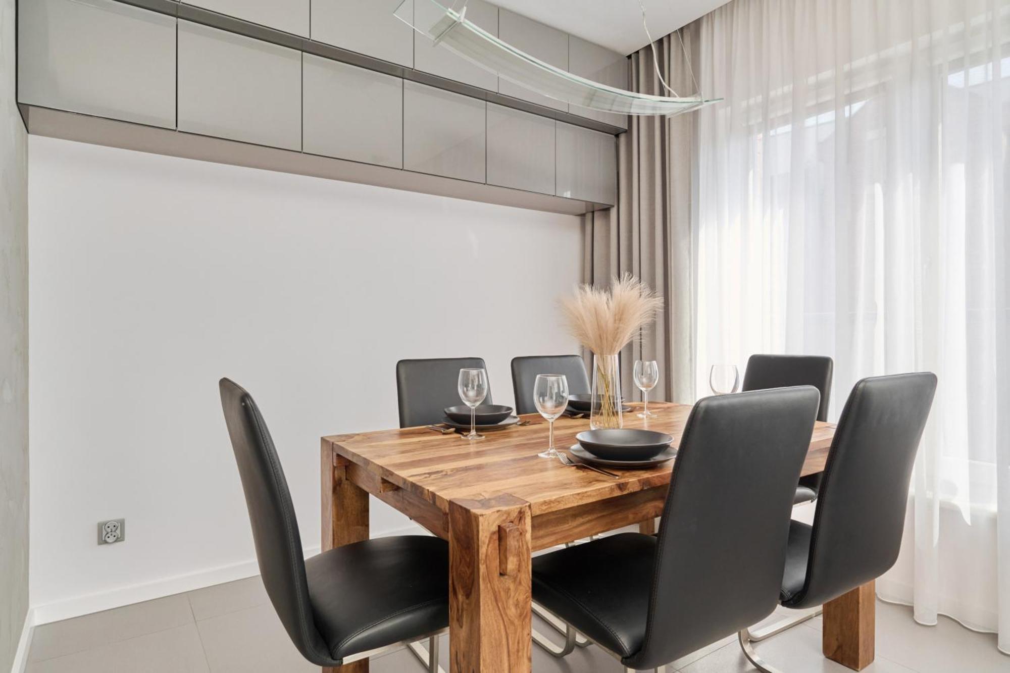 Stylish Kosciuszki Apartaments Near The Market Square With Free Garage Wroclaw By Noclegi Renters Exterior foto