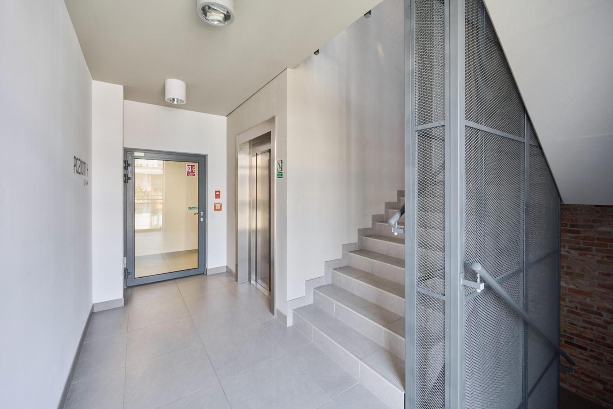 Stylish Kosciuszki Apartaments Near The Market Square With Free Garage Wroclaw By Noclegi Renters Exterior foto